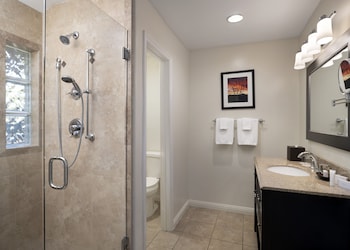 Standard Room, 1 King Bed (Deluxe Garden View - 1 King Bed)