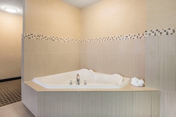 Suite, 1 King Bed, Non Smoking (Upgrade)