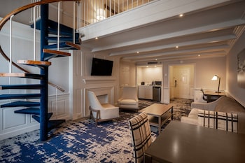 Duplex, 1 King Bed (Suite)