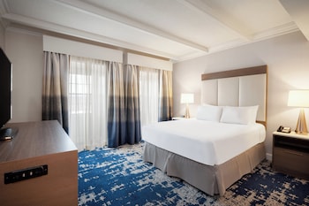 Junior Suite, 1 King Bed, Accessible Bathtub (Mobility)