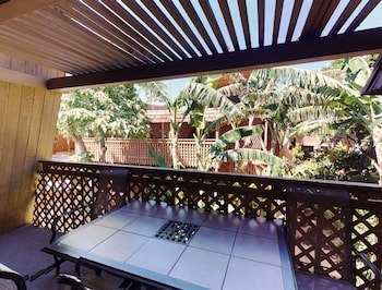 Deluxe Garden View Family Room