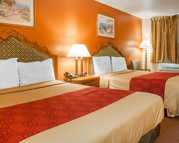 Standard Room, 2 Queen Beds, Non Smoking