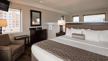 Suite, 1 King Bed, Non Smoking (with Sofabed)
