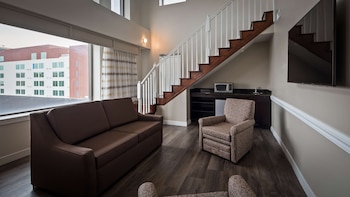 Suite, 1 King Bed, Non Smoking (with Sofabed)