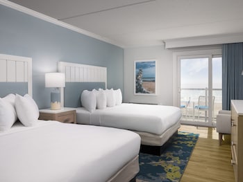 Ocean Front, 2 Queen Beds, Balcony