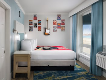 Ashworth Ocean Front, 1 King Bed