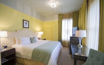 Deluxe Room, 1 King Bed