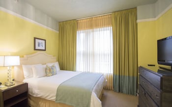 Deluxe Room, 1 Queen Bed