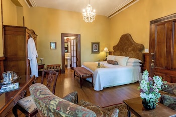 Room, 1 King Bed (John Adam Treulen)