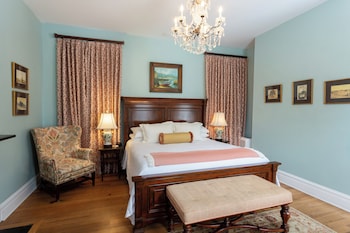 Superior Room, 1 King Bed (Tybee Island)