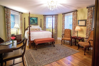 Standard Room, 1 Queen Bed (James Pierpont)