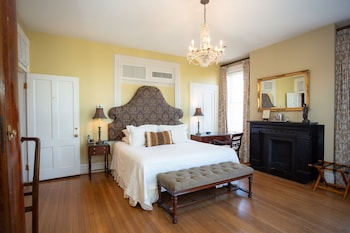 Grand Room, 1 King Bed, Balcony (James E. Oglethorpe)
