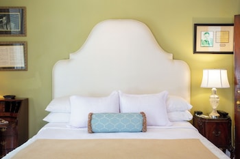 Grand Room, 1 King Bed, Balcony (Johnny Mercer)