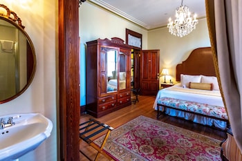 Superior Room, 1 King Bed (Juliet Gordon Low)