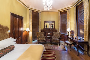 Room, 1 King Bed (John Adam Treulen)