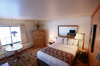 Standard Room, 1 Queen Bed