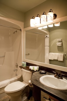 Signature Room, 1 Queen Bed, Refrigerator & Microwave