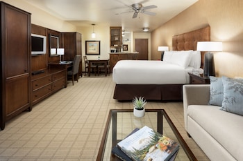 Deluxe Room, 1 King Bed, Valley View