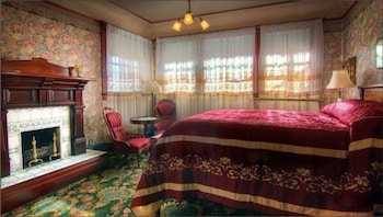 Room, 1 Queen Bed, City View, Garden Area