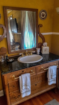 Superior Double Room, Ensuite (Room 5 The Champlain Room)
