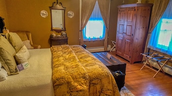 Superior Double Room, Ensuite (Room 2 Moosalamoo Room)