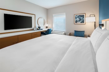 Standard Room, 1 King Bed