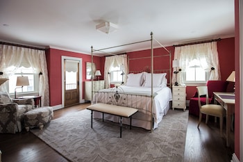 Suite, 1 King Bed (Tall Tales Guesthouse Full 1 Bedroom )
