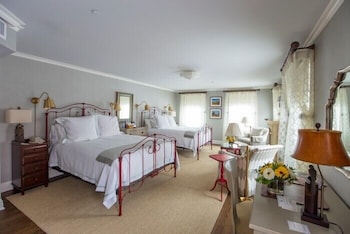 Room, 2 Queen Beds (Luxury Tall Tales Guesthouse 2 QNS Di)