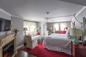 Room, 1 King Bed (Luxury Tall Tales Guesthouse 1 King R)