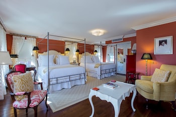 Room, 2 Queen Beds (3 Story Guest House Luxury 2 Queens R)