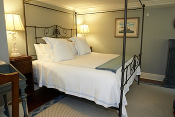 Room, 1 King Bed (Three Stories Guest House King Room)
