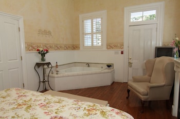 Room, 1 King Bed, Fireplace, Garden View (Angelina's Garden Room)