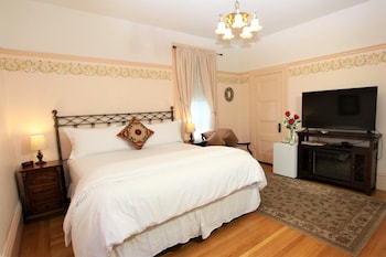 Room, 1 King Bed, Fireplace (Victorian Room)