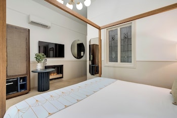 Standard Room, 1 King Bed