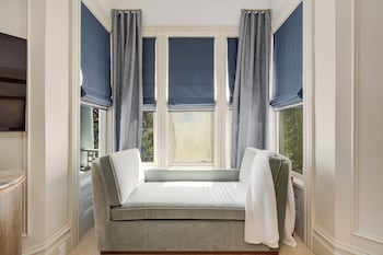 Deluxe Room, 1 King Bed, Balcony