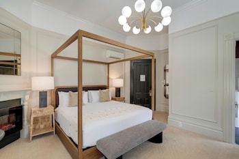 Deluxe Room, 1 King Bed, Balcony