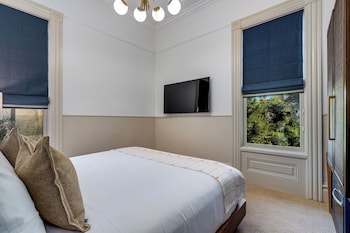 Suite, 1 King Bed
