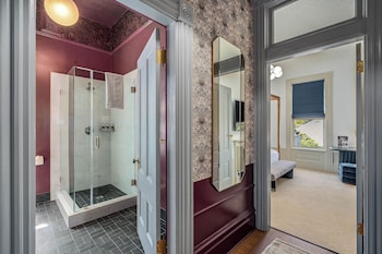 Deluxe Room, 1 King Bed