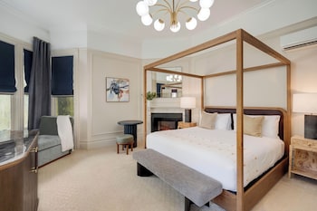 Deluxe Room, 1 King Bed, Balcony