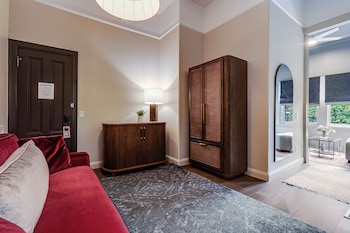 Premium Suite, 1 King Bed with Sofa bed, Pool View