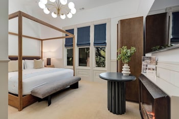 Standard Room, 1 King Bed