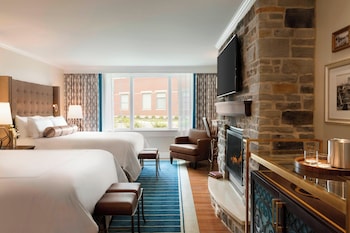 Deluxe Room, 2 Queen Beds, Fireplace