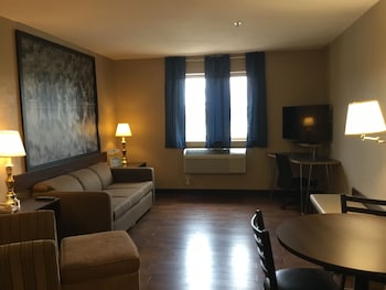 Suite, 1 King Bed, Non Smoking (One-Bedroom Suite)