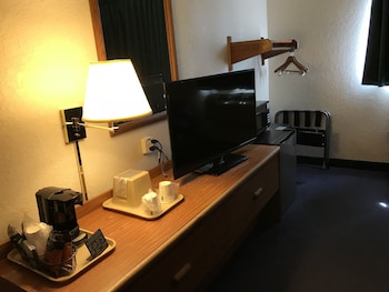 Room, 1 Double Bed, Accessible, Non Smoking (Mobility/Hearing, Tub w/Grab Bars)