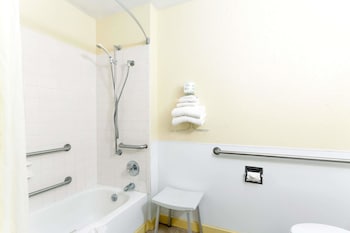 Room, 1 Queen Bed, Accessible, Non Smoking (Bathtub)