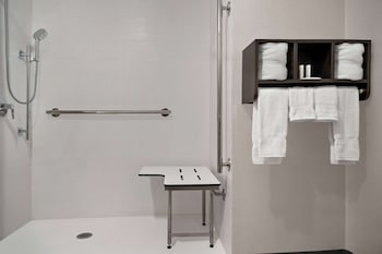 Room, 1 Double Bed, Accessible (Mobility/Hearing Impaired Accessible)