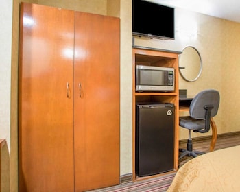 Standard Room, 2 Queen Beds, Non Smoking