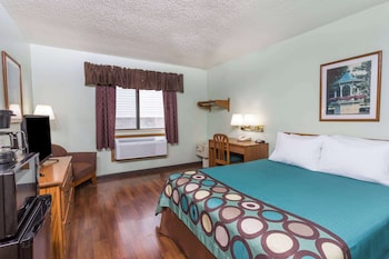 Deluxe Studio Suite, 1 King Bed, Non Smoking
