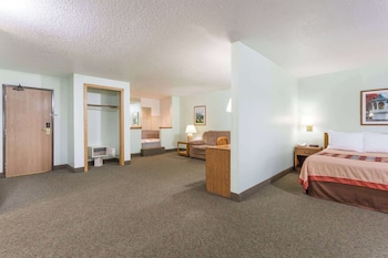 Studio Suite, 1 King Bed, Non Smoking, Jetted Tub