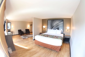 Suite, 1 King Bed, Non Smoking